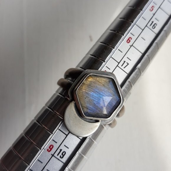 Flashy Blue Labradorite Hexagon Ring - Picture 1 of 3